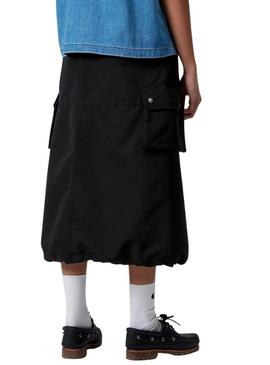 Saia Carhartt Irwin preta para mulher.