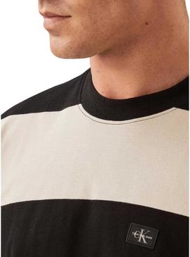 Camisa Calvin Klein Label listrada para homem.