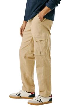 Calça Pepe Jeans Cargo bege para homem.