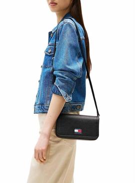 Bolsa Tommy jeans Must Flap preta para mulher.