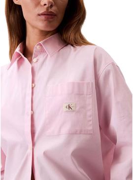 Camisa Calvin Klein Jeans Poplin oversize rosa para mulher.