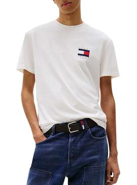 Camisa Tommy Jeans Flag branca para homem.