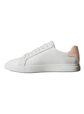 Tênis Calvin Klein Jeans Low Pro Cups branco e rosa para mulher.