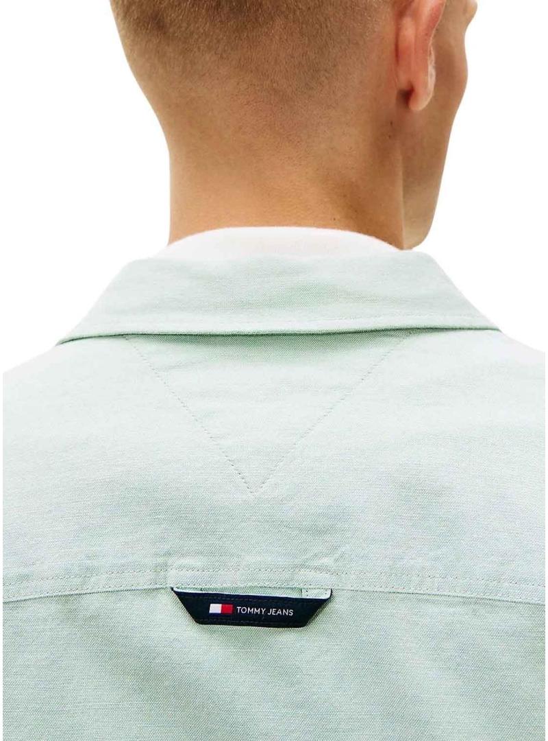 Camisa Tommy Jeans Oxford verde para homem.