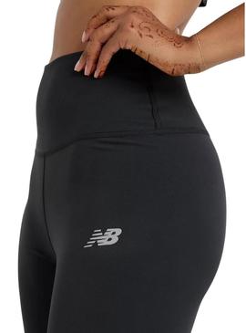 Calças justas New Balance NB Dry pretas para mulher.