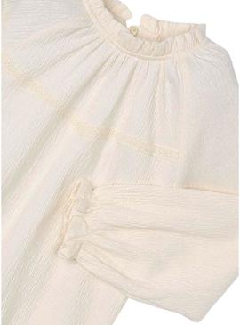 Camiseta Mayoral de ponto de bambuê bege para menina.