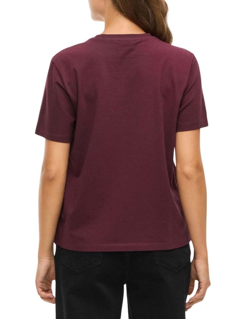 Camiseta Vila Vinora grená com estampa para mulher.