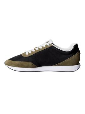 Tênis Calvin Klein Jeans Retro Runner preto e verde para homem.