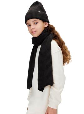 Conjunto de touca e cachecol Calvin Klein preto para crianças.