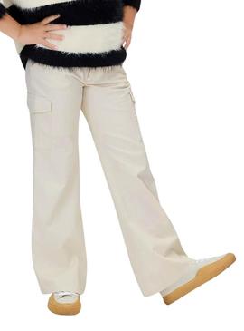 Calças cargo Calvin Klein de menina em tons de bege.