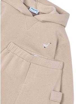 Conjunto Mayoral de moletom e saia cargo bege para menina.