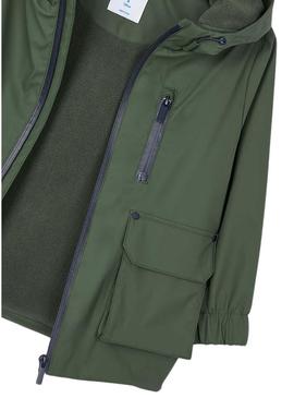 Capa de chuva verde Mayoral para menino.