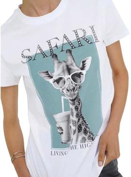 Camiseta Only Vibe Girafa branca para mulher.