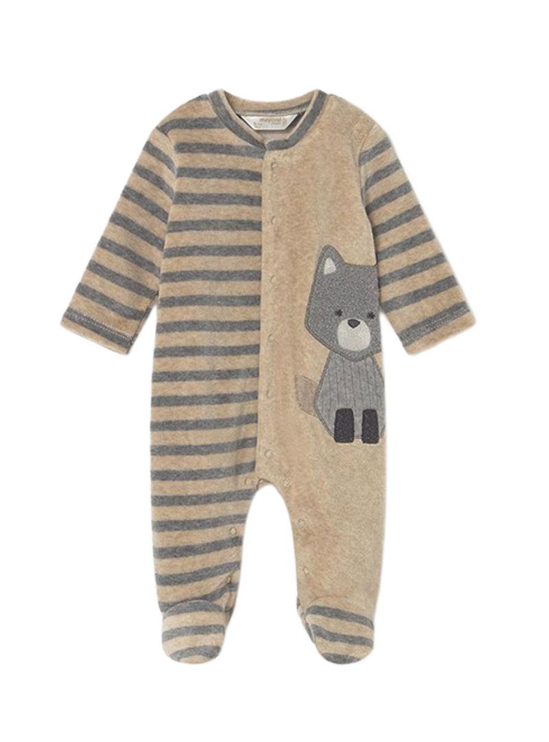 Conjunto de 2 pijamas de veludo tostado Mayoral para bebê.
