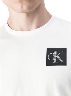 Camiseta Calvin Klein Gradient Monogram branca para homem.