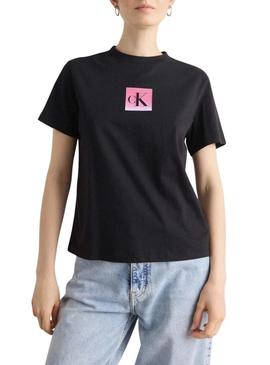 Camiseta Calvin Klein Jeans Classic Boxed preta para mulher
