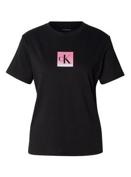 Camiseta Calvin Klein Jeans Classic Boxed preta para mulher