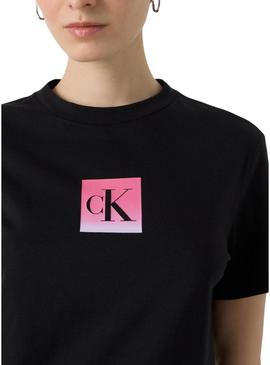 Camiseta Calvin Klein Jeans Classic Boxed preta para mulher