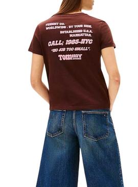 Camisa Tommy Jeans Vintage marrom para mulheres.