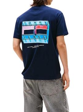Camiseta Tommy Jeans DNA Flag marinho para homem.