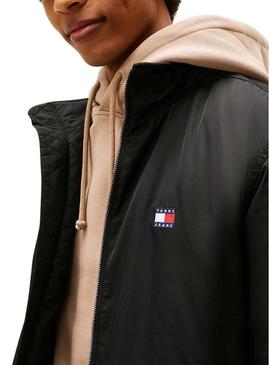 Jaqueta Tommy Jeans Essential Padded preta para homem.