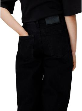 Calça jeans Calvin Klein Wide Leg preta para menina.