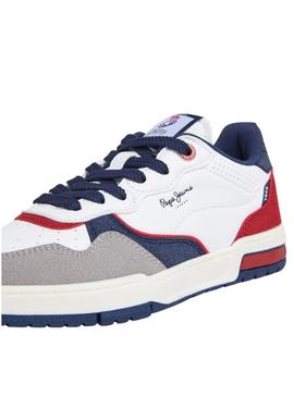 Sapatilhas Pepe Jeans Levitt combinadas para criança.