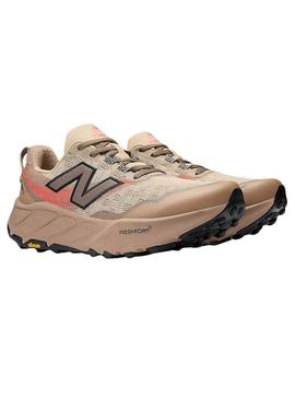 Tênis New Balance Fresh Foam X Hierro v9 bege para homem.