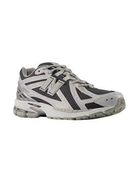 Sapatilhas New Balance U1960 cinza e preto para homens.