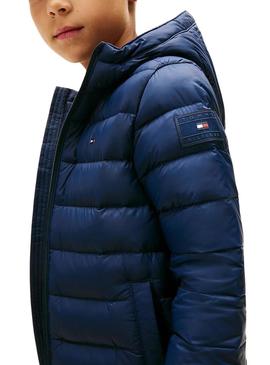 Casaco acolchoado marinho Tommy Hilfiger para crianças.