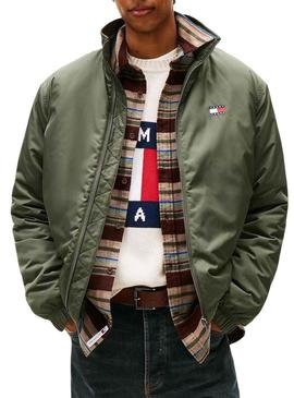 Jaqueta Tommy Jeans Essential Padded verde para homens.