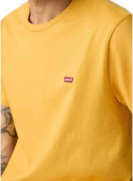 Camiseta básica amarela Levi's para homem.
