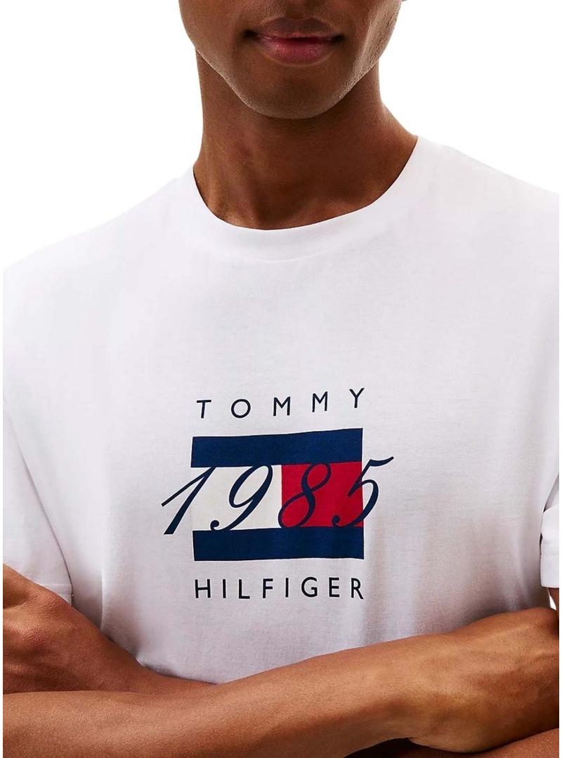 Camiseta Tommy Hilfiger Linear branca para homem.