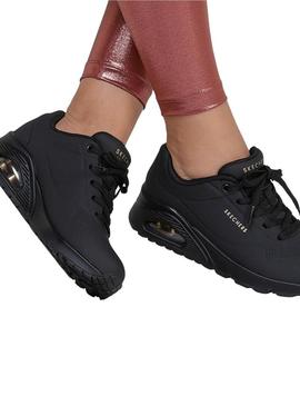 Sapatilhas Skechers Uno preto para mulher.