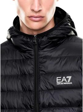 Jaqueta acolchoada preta Emporio Armani EA7 para homem.