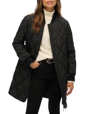 Parka Superdry Quilted preta para mulher.