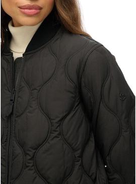 Parka Superdry Quilted preta para mulher.