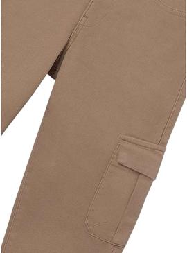 Calça cargo Mayoral em tons de tostado para menino.
