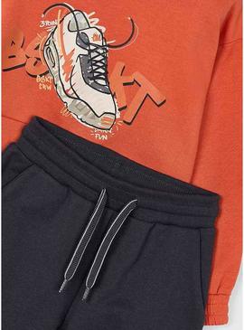 Fato de treino Mayoral serigrafia laranja para menino.