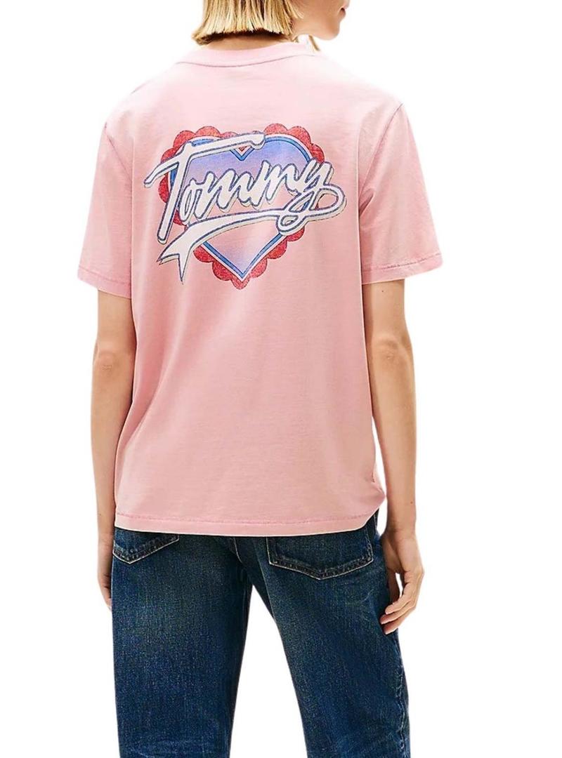 Camiseta Tommy Jeans Heart rosa para mulher.