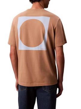 Camiseta Calvin Klein círculo laranja para homem.