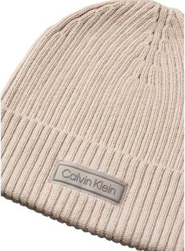Gorro Calvin Klein Patch bege para homem.