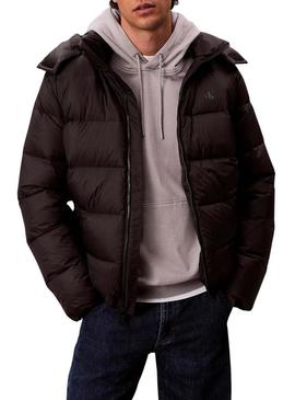 Jaqueta de penas Calvin Klein com capuz preto para homem.