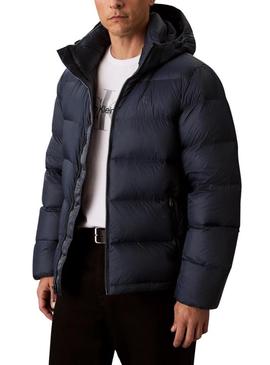 Casaco de penas Calvin Klein com capuz marinho para homem