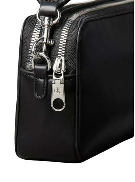 Bolsa Calvin Klein de zíper duplo preta para mulher