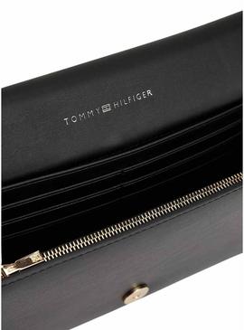 Carteira Tommy Hilfiger Icon com aba e alça preta para mulher.