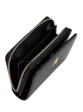 Carteira Tommy Hilfiger Icon preta com aba para mulher.