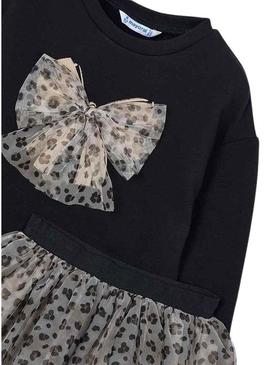 Conjunto saia Mayoral de tule e moletom preto para menina.