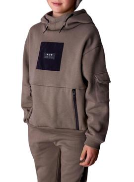 Moletom Mayoral marrom de contraste para menino.