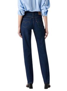 Calça jeans Levis 312 Shaping Slim azul para mulher.